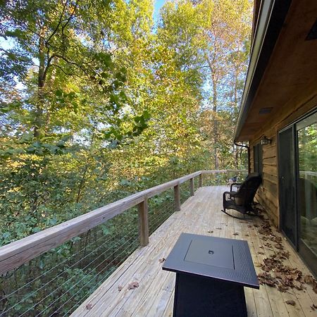 The Treehouse At The Rustic Retreat Hotel แนชวิลล์ ภายนอก รูปภาพ